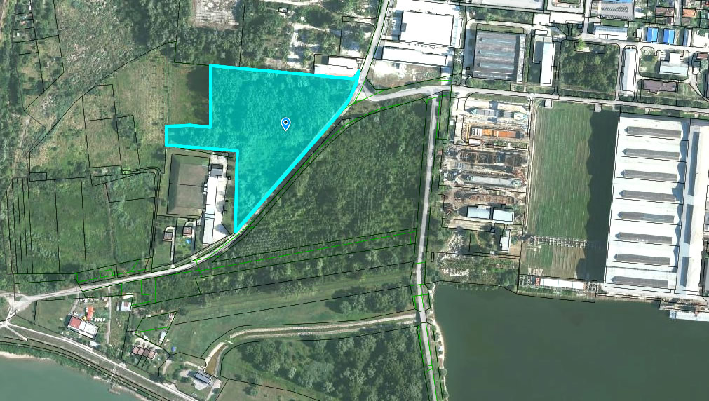 Property behind the shipyards